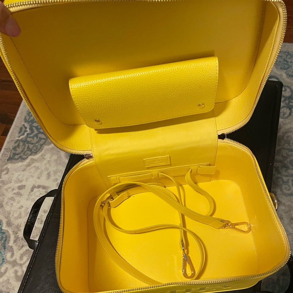 💛Truly Yellow Vegan Leather Trunk - Picture 7 of 14